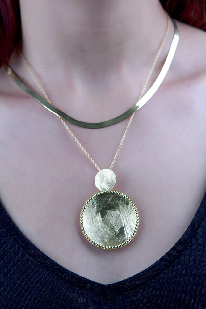 MADALYON TOPÇUKLU PLAKA KOLYE