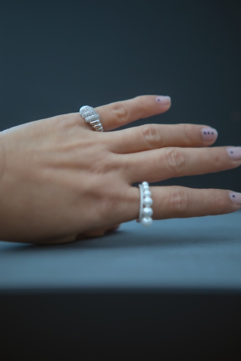 BOĞUMLU TAŞLI BEYAZ YÜZÜK